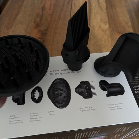 Dyson Supersonic Diffuser & wide-tooth comb & Flyaway Accessory - NOT DRYER - Picture 1 of 4
